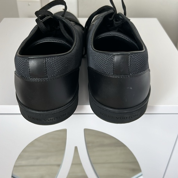 Men’s Louis Vuitton Shoes. size 9. Worn maybe 10 times. - Picture 4 of 6